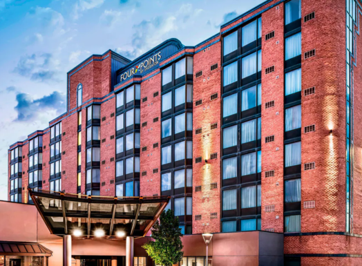 Hotel Four Point Sheraton Mississauga or similar